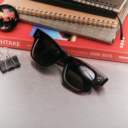 Aproveite nossos óculos de sol com 100% de proteção UVA e UVB. O cuidado que seus olhos merecem.