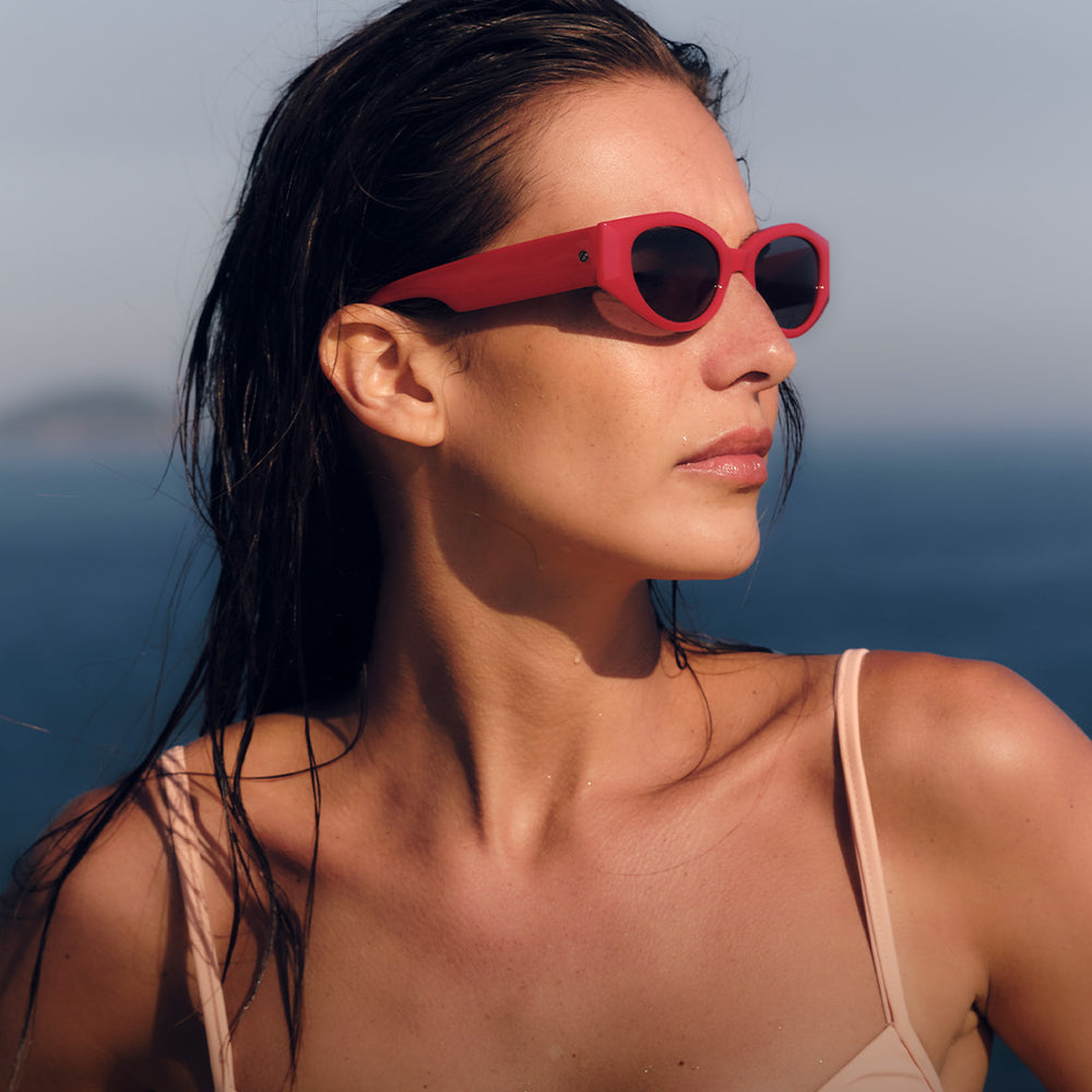 Aproveite nossos óculos de sol com 100% de proteção UVA e UVB. O cuidado que seus olhos merecem.